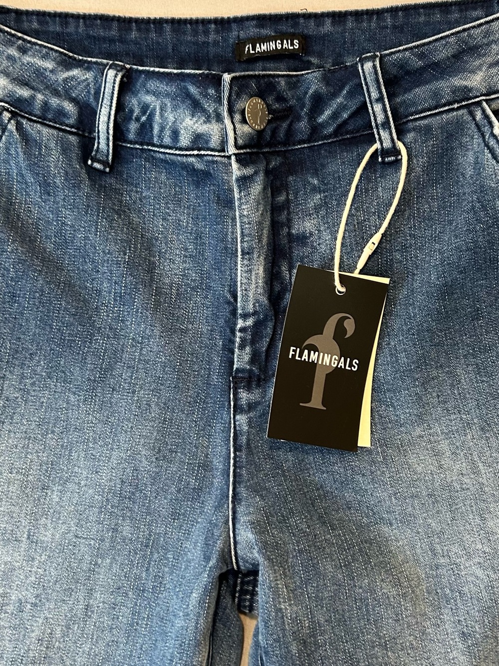 Flamingal Mid Rise Barrel Leg Crop Jeans Size Small (4/6) - Picture 2 of 7